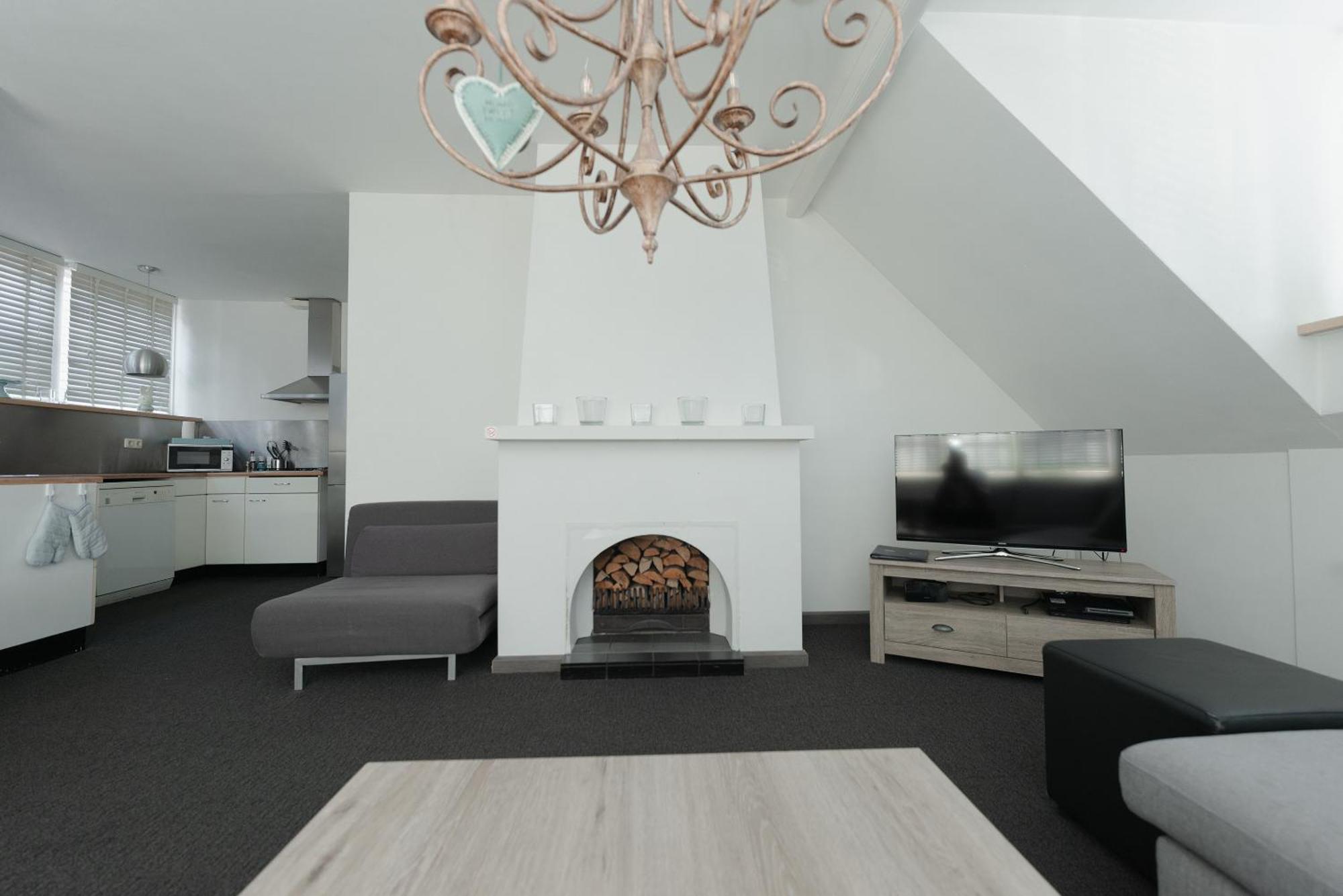 Hotel Herbergh Amsterdam Airport 3*