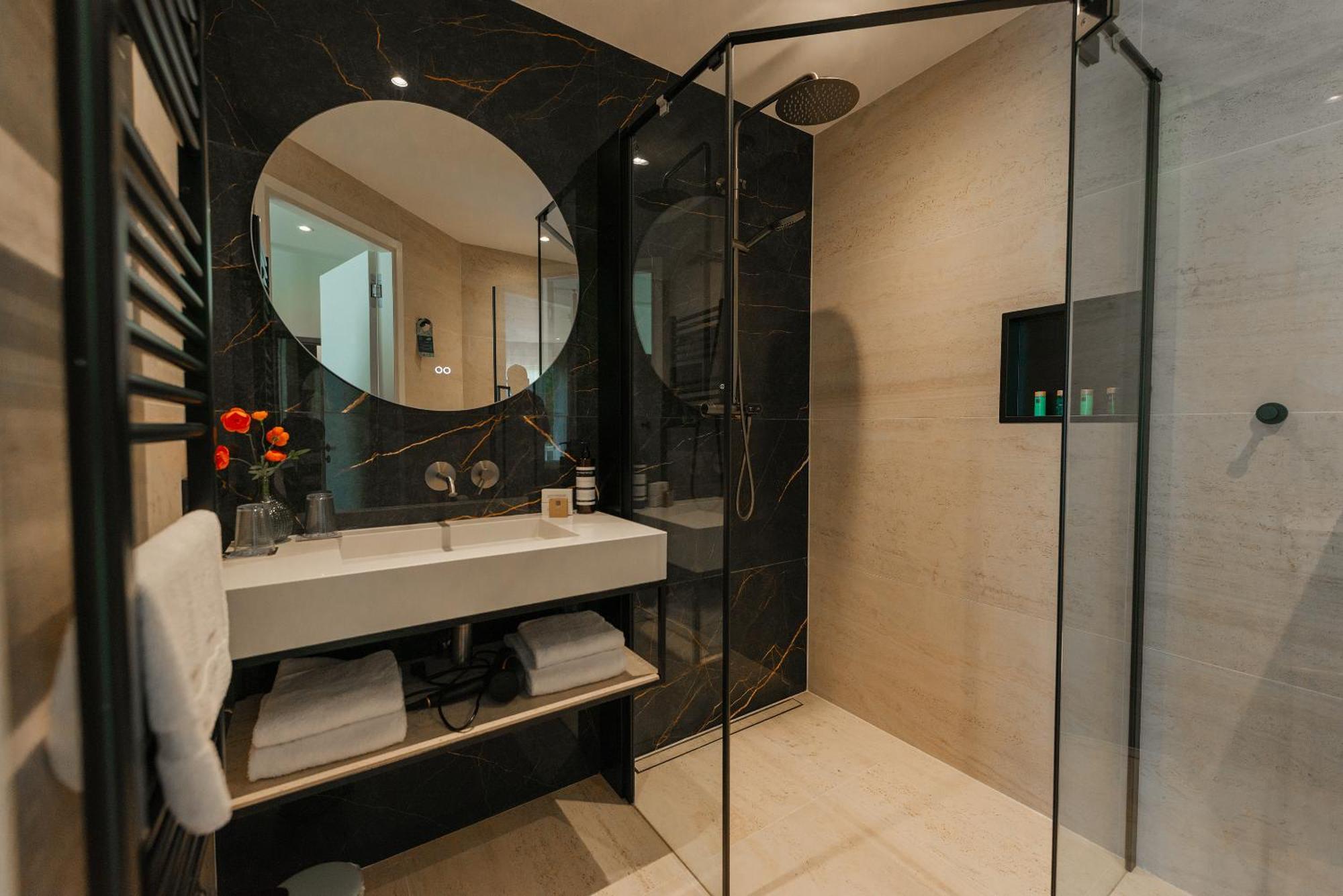 Herbergh Amsterdam Airport Hotel 3*
