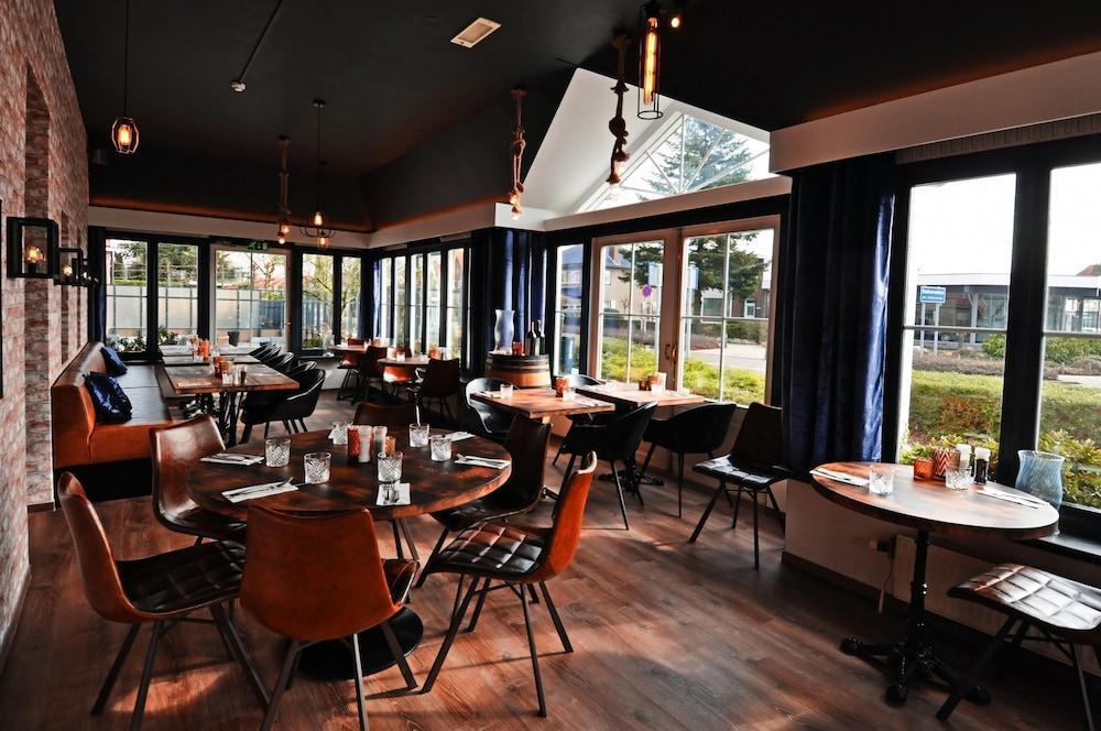 Hotel Herbergh Amsterdam Airport 3*